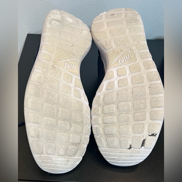 Nike Roshe Men Sneaker 2015 Gym Navy Blue Running Shoes.Size:9”. Lace up . Used - Picture 6 of 7